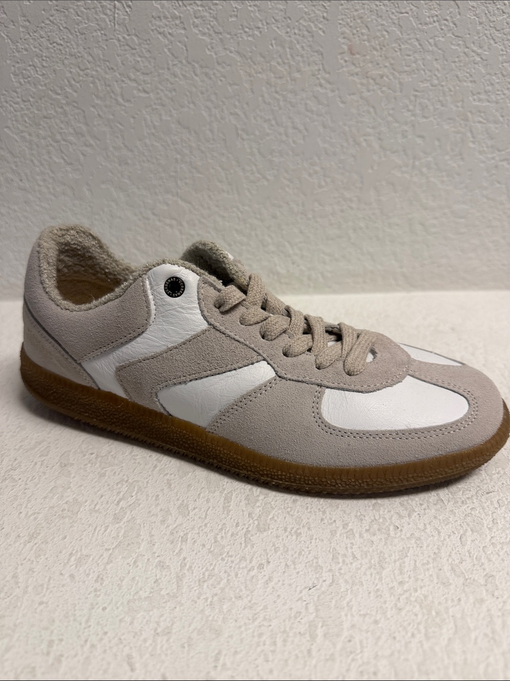 NWT Womans Casual Suede & Leather Sneaker - Beige/White 41/ 9.5/10